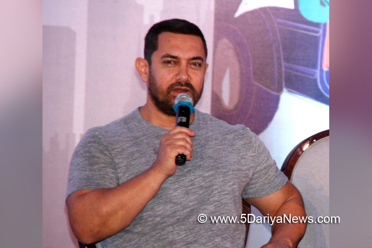 Aamir Khan decides to turn off his phone completely