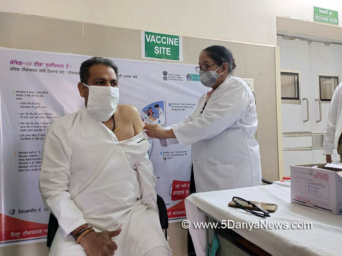 Vijay Inder Singla, Punjab Education Minister, Chandigarh, Punjab Pradesh Congress Committee, Congress, Punjab Congress, Government of Punjab, Punjab Government, Punjab, Sangrur, Coronavirus, COVID 19, Novel Coronavirus, Covaxin, Covishield, Covid-19 Vaccine, Covid-19 Vaccine in India, COVID-19 Vaccination, COVID Vaccination, Coronavirus Vaccine, Punjab Fights Corona