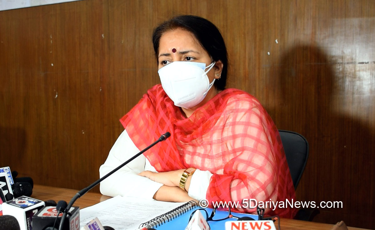  District administration  Udhampur has created 661 Oxygen-bed capacity in 8  Covid Care Centres across the District.The district has a stock of as many as 292 D-type Oxygen cylinders, 468 B-type, 111 oxygen concentrators and 51 ventilators, said Deputy Commissioner, Indu Kanwal Chib during a media briefing, here today.She further added that the district has restored one old oxygen generation plant in the industrial area while a new oxygen generator is under construction in the premises of Distri