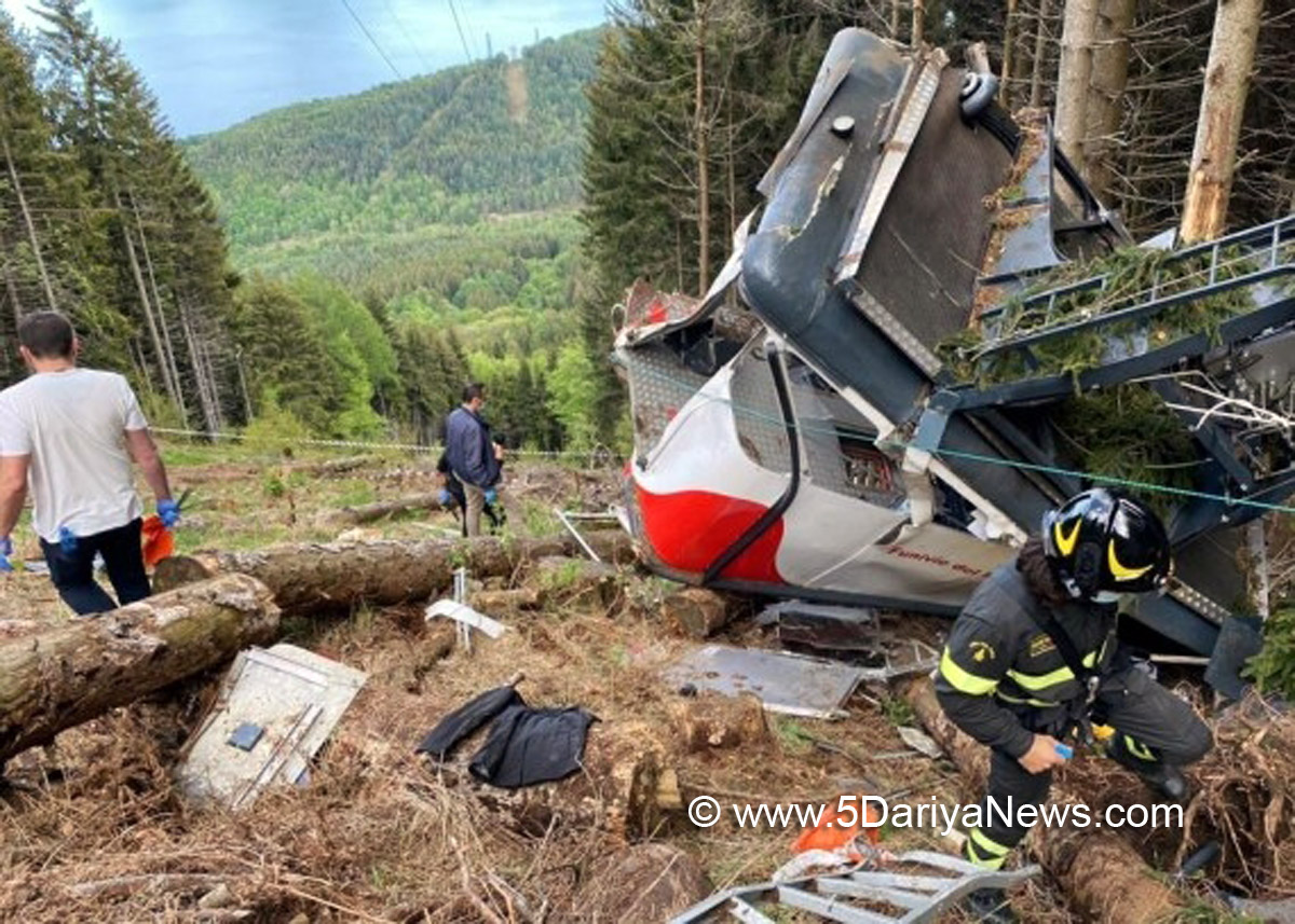 Hadsa World, Rome, Italy cable car crash, Italy, National Corps of Alpine and Speleological Rescue, Carciano di Stresa, Lake Maggiore
