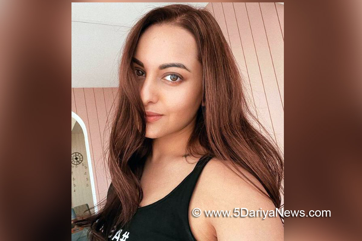 Sonakshi Sinha, Bollywood, Entertainment, Mumbai, Actress, Cinema, Hindi Films, Movie, Mumbai News, Heroine