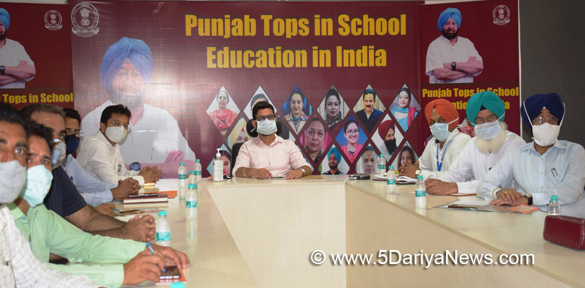 DC Fazilka, Harish Nair, Fazilka, Deputy Commissioner Fazilka, Punjab Tops in School Education in India