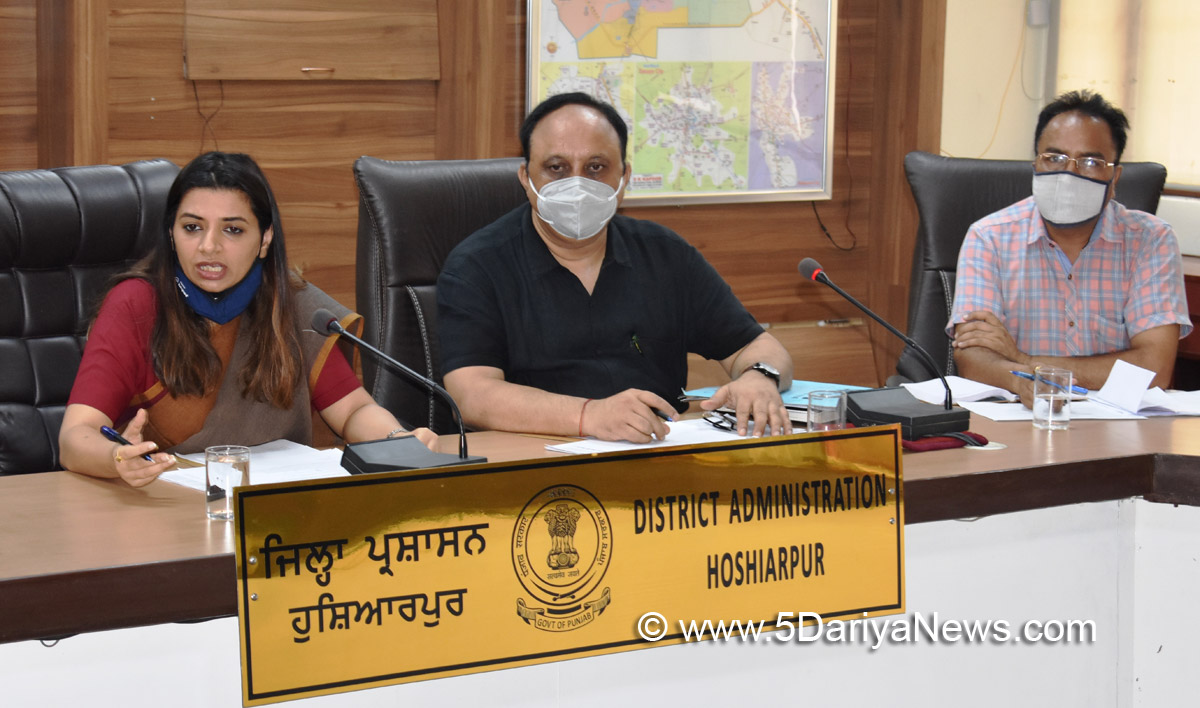 DC Hoshiarpur, Deputy Commissioner Hoshiarpur, Apneet Riyait, Hoshiarpur