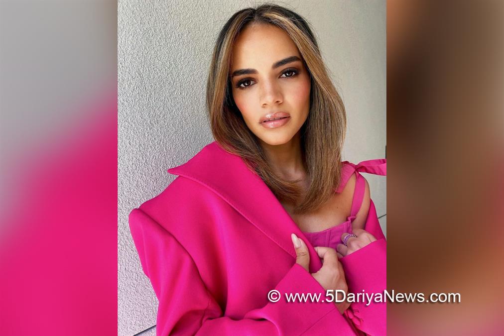 Hollywood, Los Angeles, Actress, Heroine, Batgirl, Leslie Grace