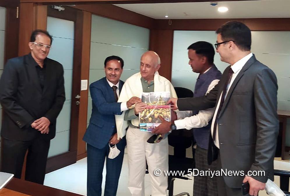 Tourism, Kashmir, Jammu And Kashmir, Jammu & Kashmir, Srinagar, Dr. G N Itoo, Director Tourism Kashmir, Jammu and Kashmir Tourism, Vivekanand Rai, Reliance Entertainments, Yash Raj Productions, Mukesh Bhatt Productions, Producers Guild, Motion Picture Association of America, Excel Entertainment