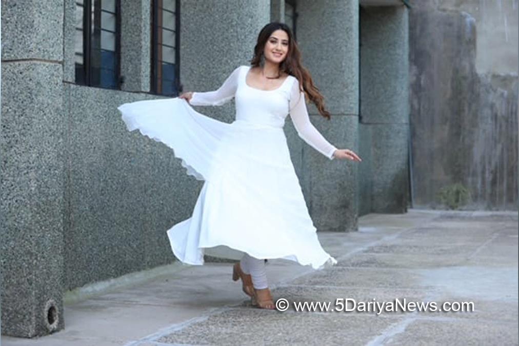 Aalisha Panwar, Bollywood, Entertainment, Mumbai, Actress, Cinema, Hindi Films, Movie, Mumbai News, Heroine