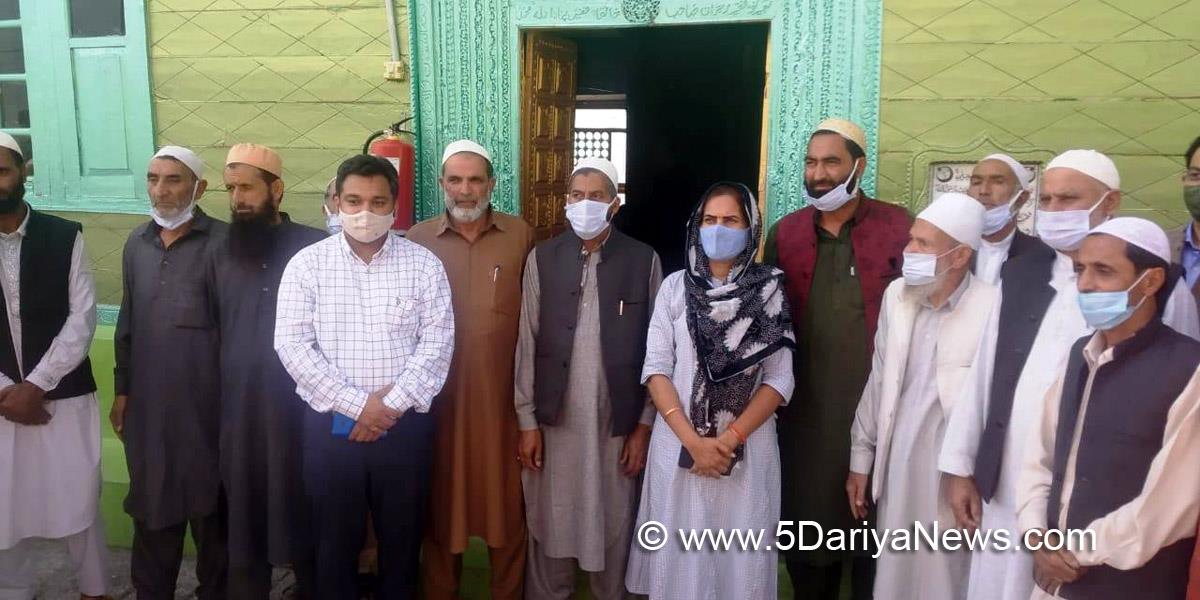 Dr. Bharati Pravin Pawar, BJP, Bharatiya Janata Party, DDC Anantnag, Deputy Commissioner, Dr Piyush Singla, Anantnag, Dr Piyush Singla, Kashmir, Jammu And Kashmir, Jammu & Kashmir