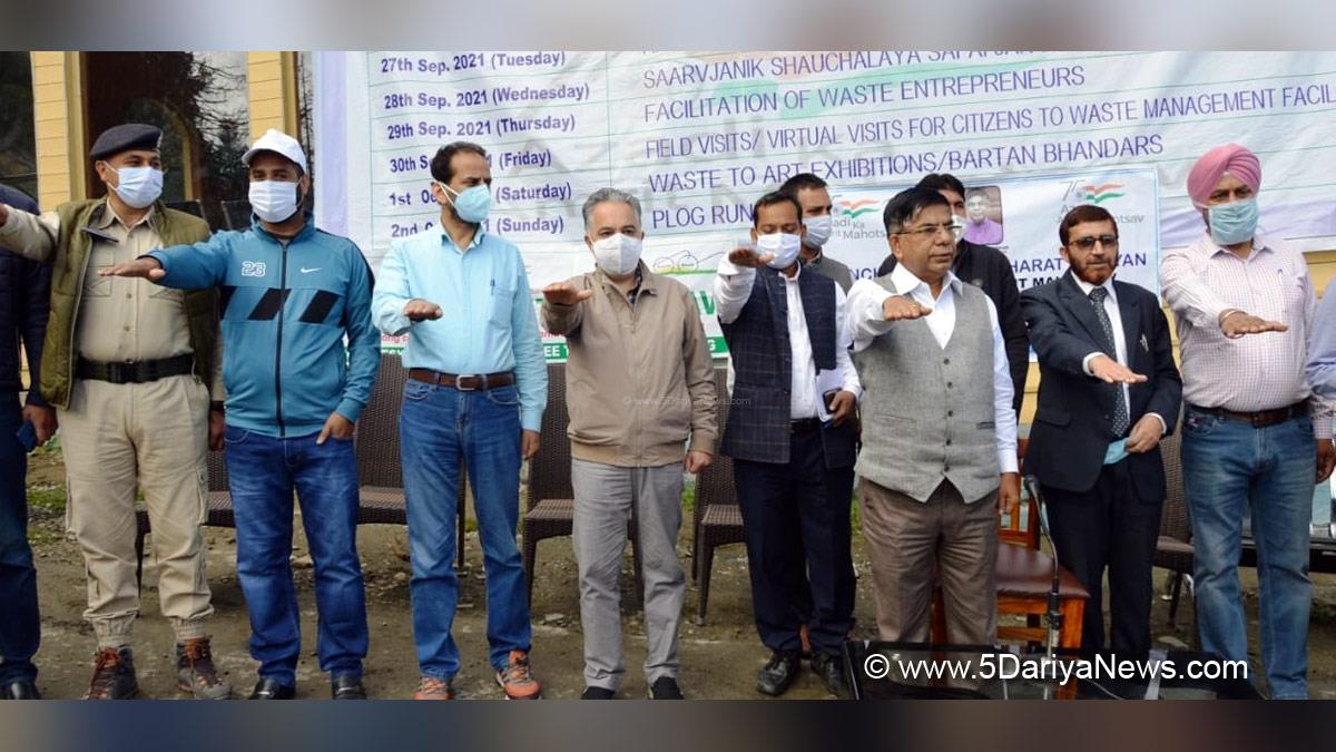Dr. Subhas Sarkar, BJP, Bharatiya Janata Party, Gulmarg, Kashmir, Jammu And Kashmir, Jammu & Kashmir, Swachhta Pledge, Swachh Bharat Abhiyan, Gandhi Jayanti, Mahatma Gandhi