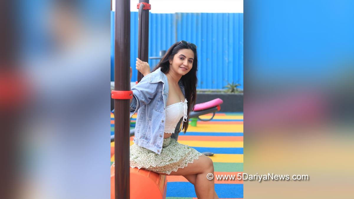 Bollywood, Entertainment, Mumbai, Actress, Cinema, Hindi Films, Movie, Mumbai News, Heroine, Meera Deosthale, Dilli Wali Thakur Gurls, Udaan, Vidya