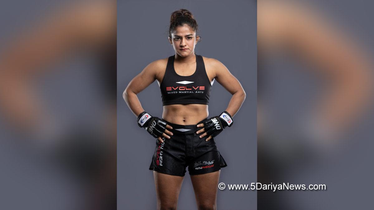 Sports News, Wrestler, Wrestling, Ritu Phogat, Mixed Martial Arts, MMA, Itsuki Hirata