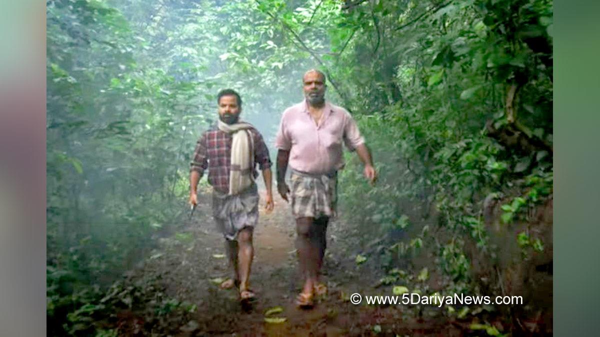 Review, Bollywood, Entertainment, Mumbai, Actress, Actor, Mumbai News, Churuli, Lijo Jose Pellisery, Chemban Vinod Jose, Vinay Forrt, Soubin Shahir, Jaffer Idukki and Joju George