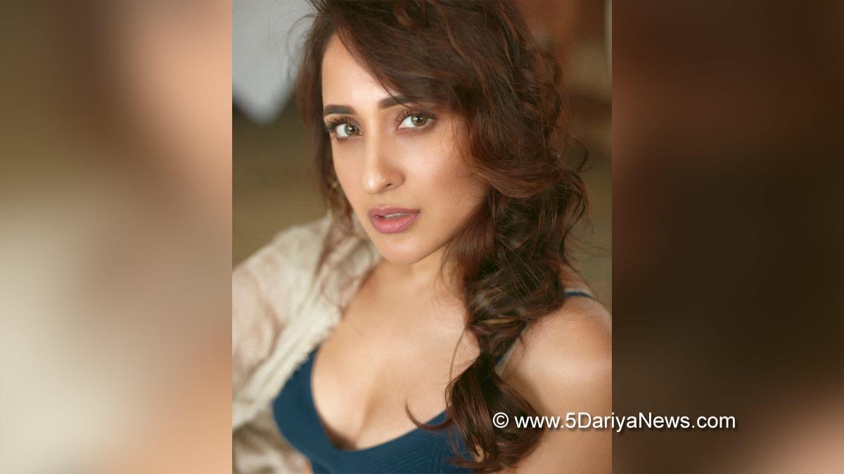 Tollywood, Entertainment, Actor, Actress, Cinema, Movie, Telugu Films, Pragya Jaiswal, Kanche, Akhanda, Nandamuri Balakrishna