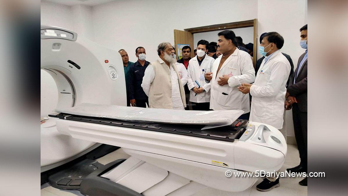 Health Minister Anil Vij inspected Cancer Hospital on Wednesday evening