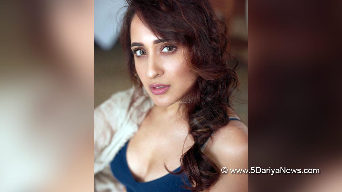 Tollywood, Entertainment, Actor, Actress, Cinema, Movie, Telugu Films, Pragya Jaiswal, Akhanda, Pragya Jaiswal
