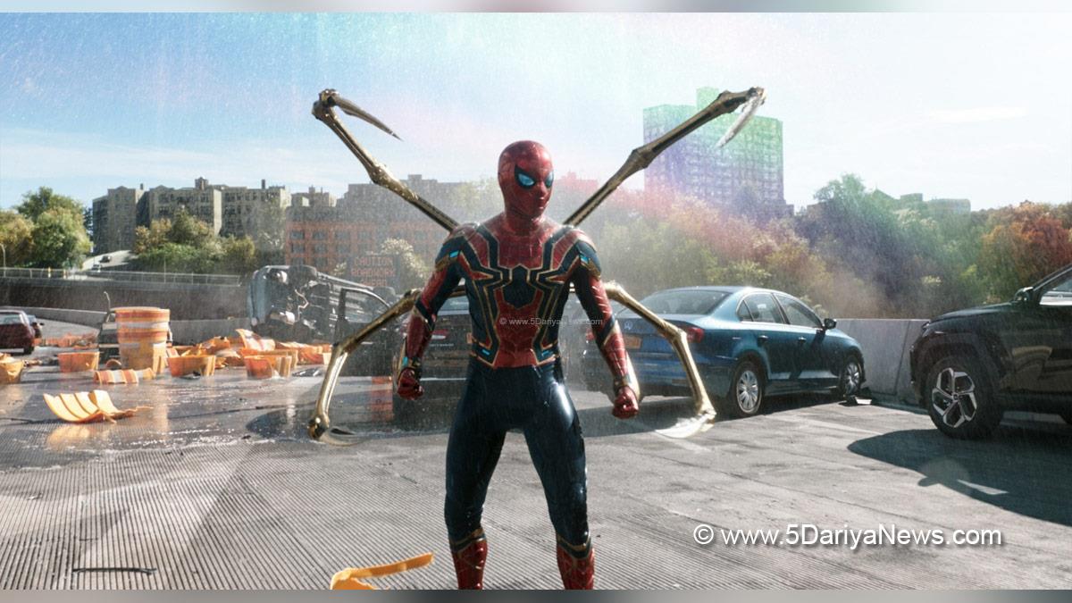 Hollywood, Review, Spider-Man: No Way Home, jon Watts,Tom Holland, Zendaya, Benedict Cumberbatch, Jacob Batalon, Jon Favreau, Jamie Foxx, Willem Dafoe, Alfred Molina, Benedict Wong, Tony Revolori, Marisa Tomei, Andrew Garfield, Tobey Maguire