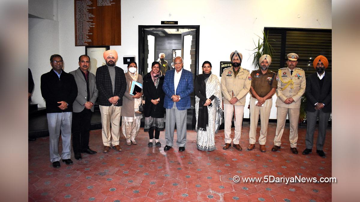 Banwari Lal Purohit, Banwarilal Purohit, Governor of Punjab, Punjab Governor, Punjab Raj Bhavan, Apneet Riyait, Hoshiarpur