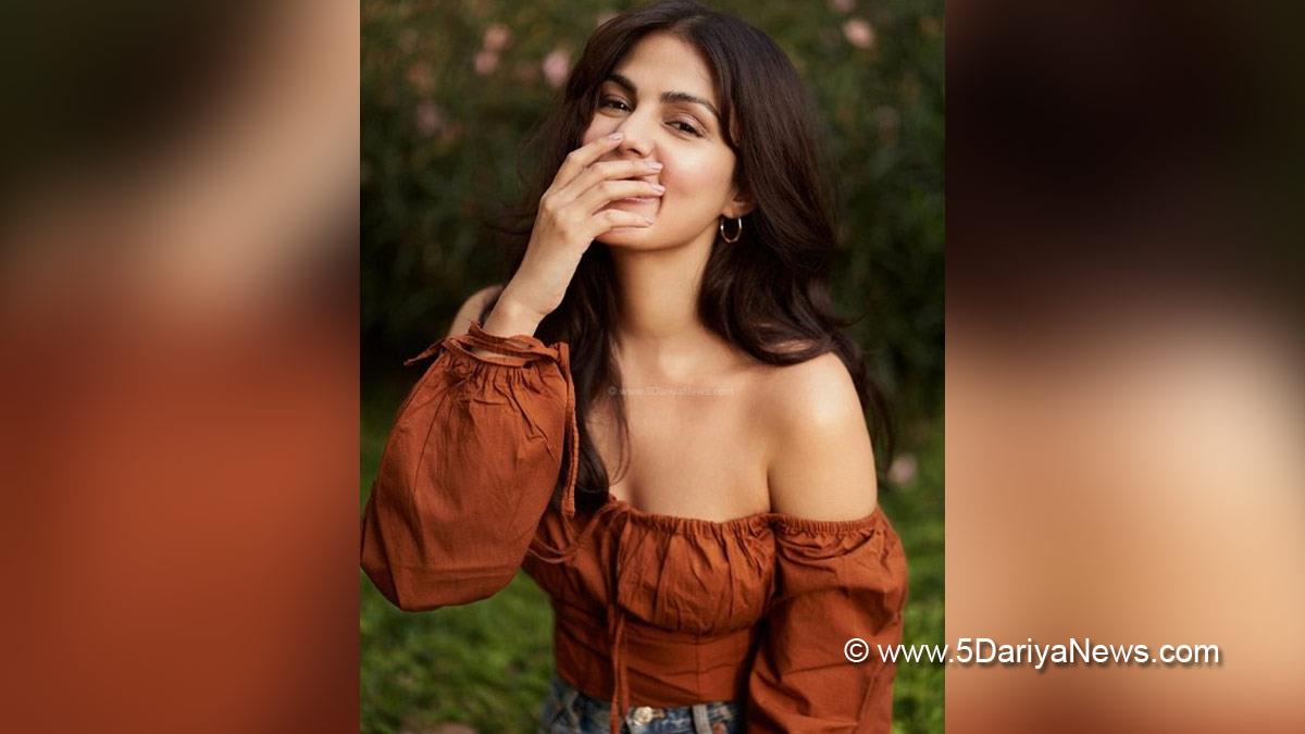 Bollywood, Entertainment, Mumbai, Actor, Actress, Cinema, Hindi Films, Movie, Mumbai News, Heroine, Rhea Chakraborty, Chehre
