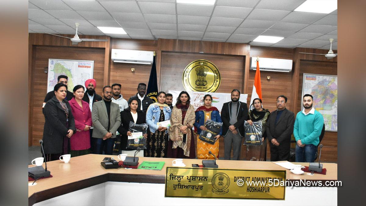 DC Hoshiarpur, Deputy Commissioner Hoshiarpur, Apneet Riyait, Hoshiarpur