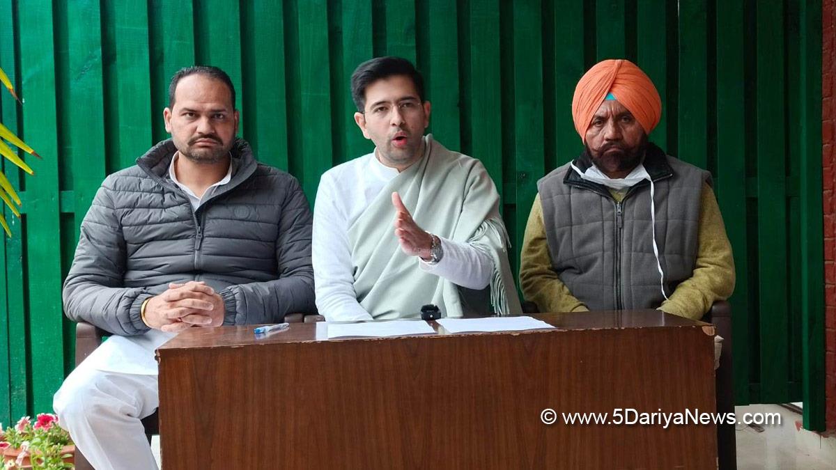 Congress applies ‘Use & Throw’ policy at Channi to secure SC vote :  Raghav Chadha Said, Surjewala’s statement about three CMs has exposed Congress’s intentions  Chandigarh   Aam Aadmi Party’s (AAP) Punjab affairs co-in-charge Raghav Chadha has expressed shock over the statement of Randeep Surjewala, Congress leader and Rahul Gandhi’s close aide, who said "Punjab will have three chief ministerial faces Sunil Jakhar, Navjot Sidhu and Charanjit Singh Channi". Chadha said that the party which could