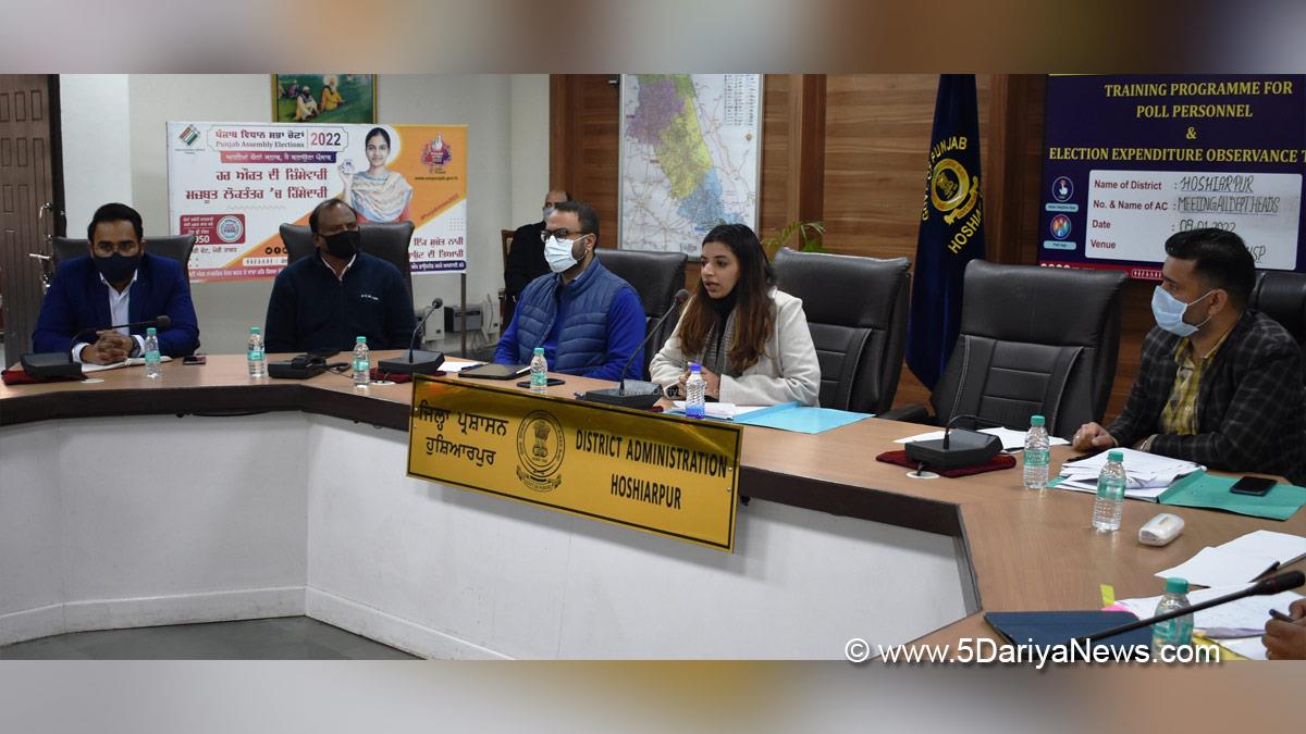 DC Hoshiarpur, Deputy Commissioner Hoshiarpur, Apneet Riyait, Hoshiarpur