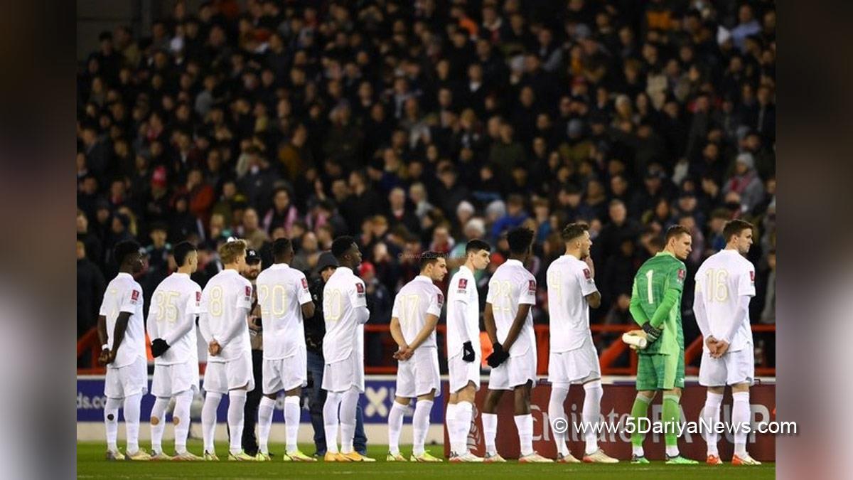 Sports News, Football, London, Nottingham Forrest, Arsenal, FA Cup