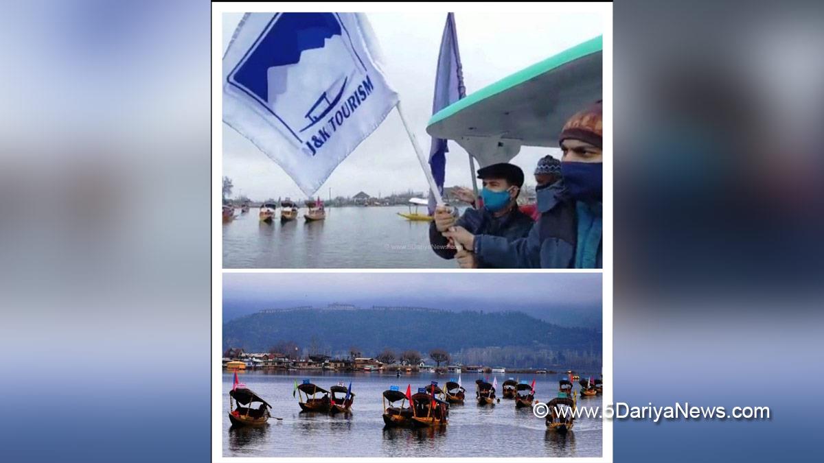 Tourism, Kashmir, Jammu And Kashmir, Jammu & Kashmir, Srinagar, Dr. G N Itoo, Director Tourism Kashmir, Jammu and Kashmir Tourism, Jammu & Kashmir Tourism Department, Azadi Ka Amrit Mahotsav, 75th Anniversary of Indian Independence, 75th years of Independence, Shikara Rally in Dal lake