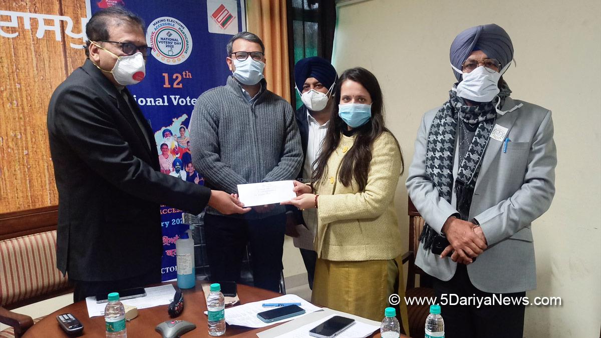DC Gurdaspur, Mohammad Ishfaq, Gurdaspur, Deputy Commissioner Gurdaspur, National Voters Day