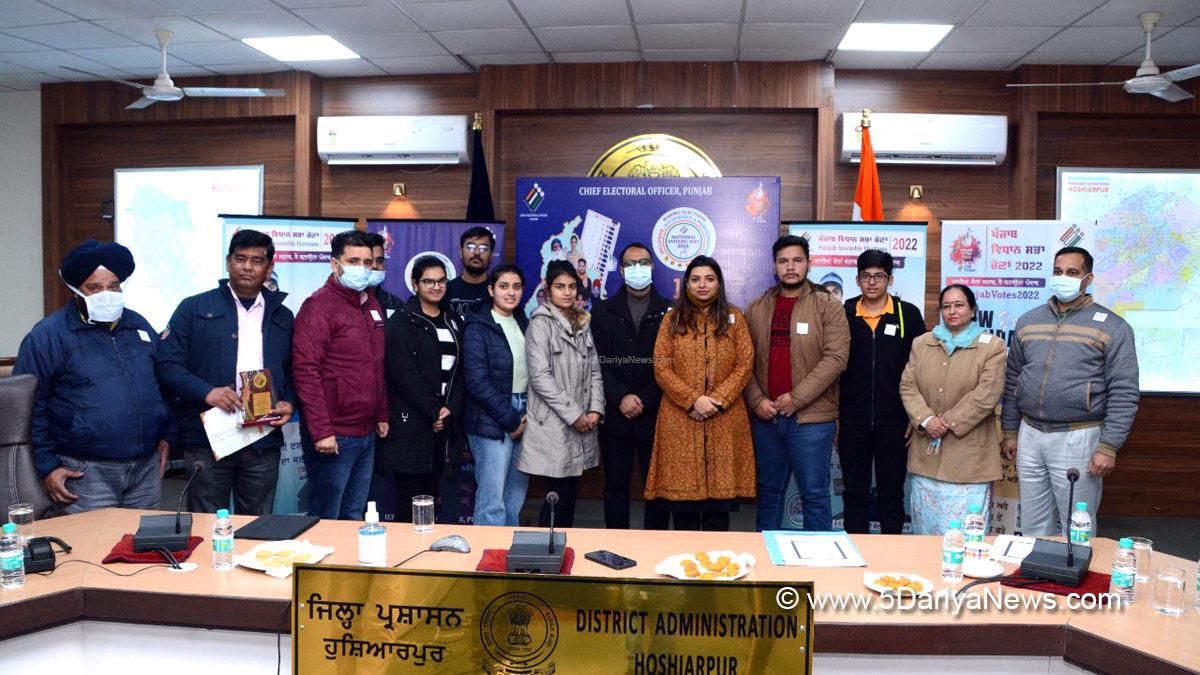 DC Hoshiarpur, Deputy Commissioner Hoshiarpur, Apneet Riyait, Hoshiarpur, National Voters Day