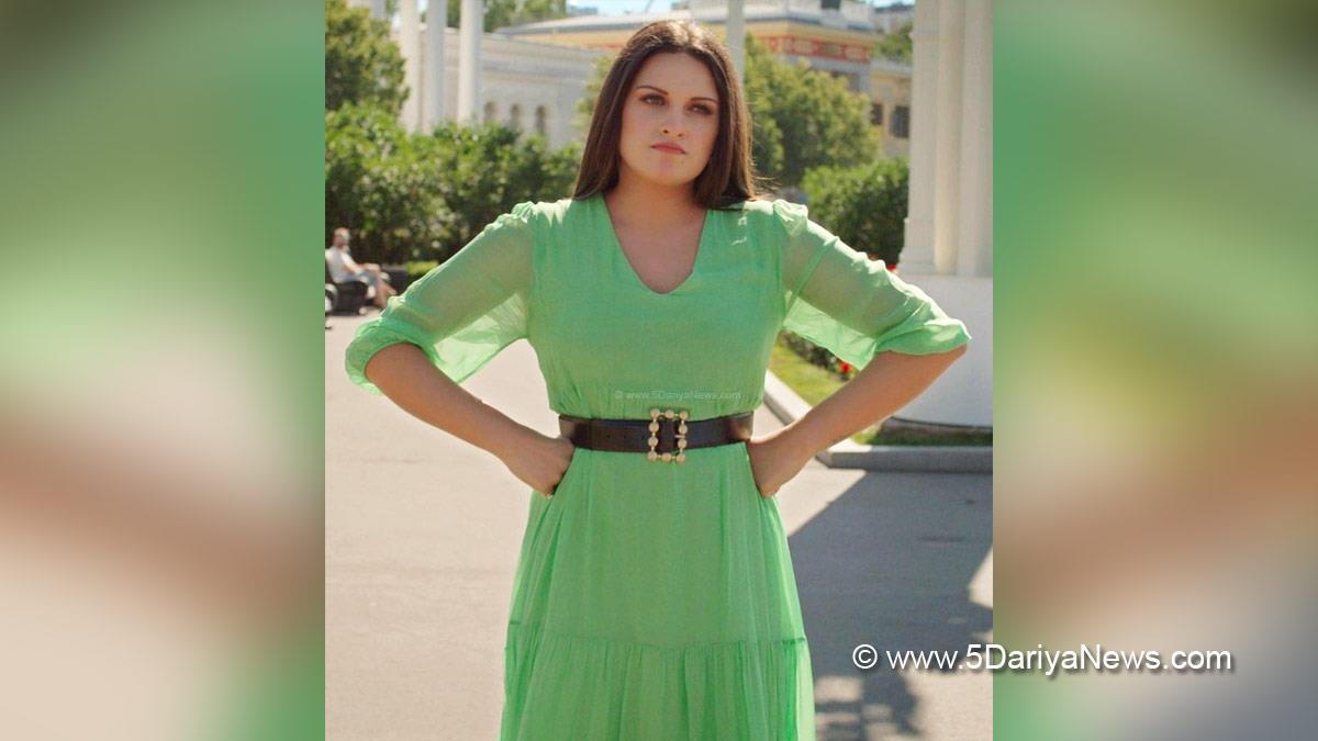 Music, Entertainment, Mumbai, Singer, Song, Mumbai News, Himanshi Khurana, Rohan Mehraa, Aakad