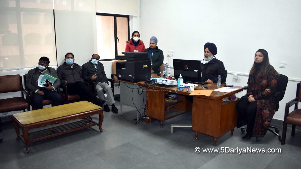 DC Hoshiarpur, Deputy Commissioner Hoshiarpur, Apneet Riyait, Hoshiarpur