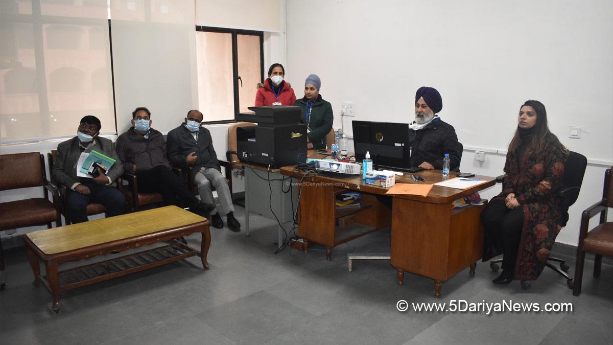 DC Hoshiarpur, Deputy Commissioner Hoshiarpur, Apneet Riyait, Hoshiarpur