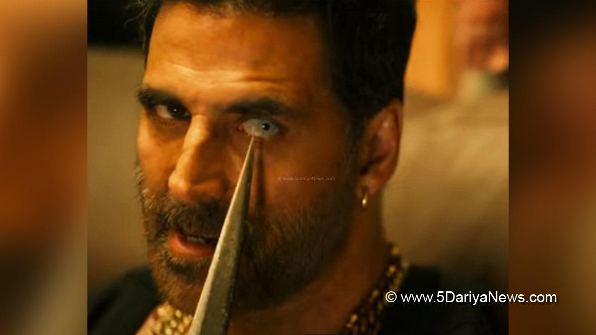 Akshay Kumar, Kriti Sanon, Arshad Warsi, Jacqueline Fernandez, Pankaj Tripathi, Abhimanyu Singh, Sanjay Mishra, Prateik Babbar, Bachchhan Paandey