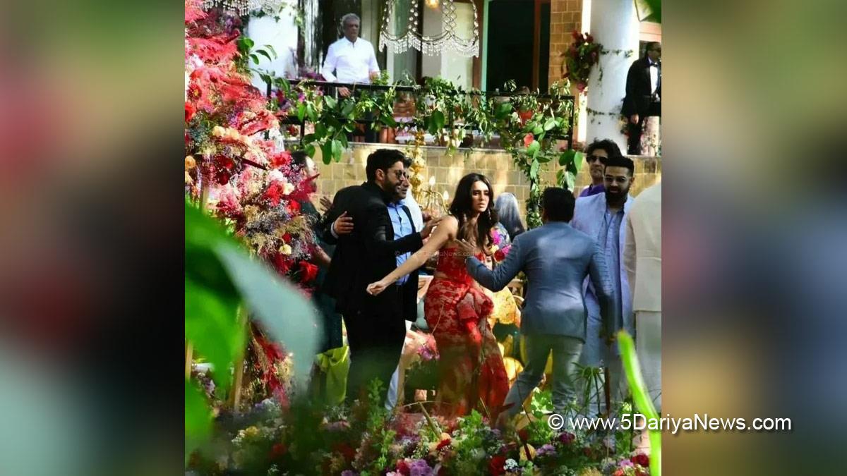 Bollywood, Entertainment, Mumbai, Actor, Cinema, Hindi Films, Movie, Mumbai News,  Farhan Akhtar, Shibani Dandekar, Javed Akhtar