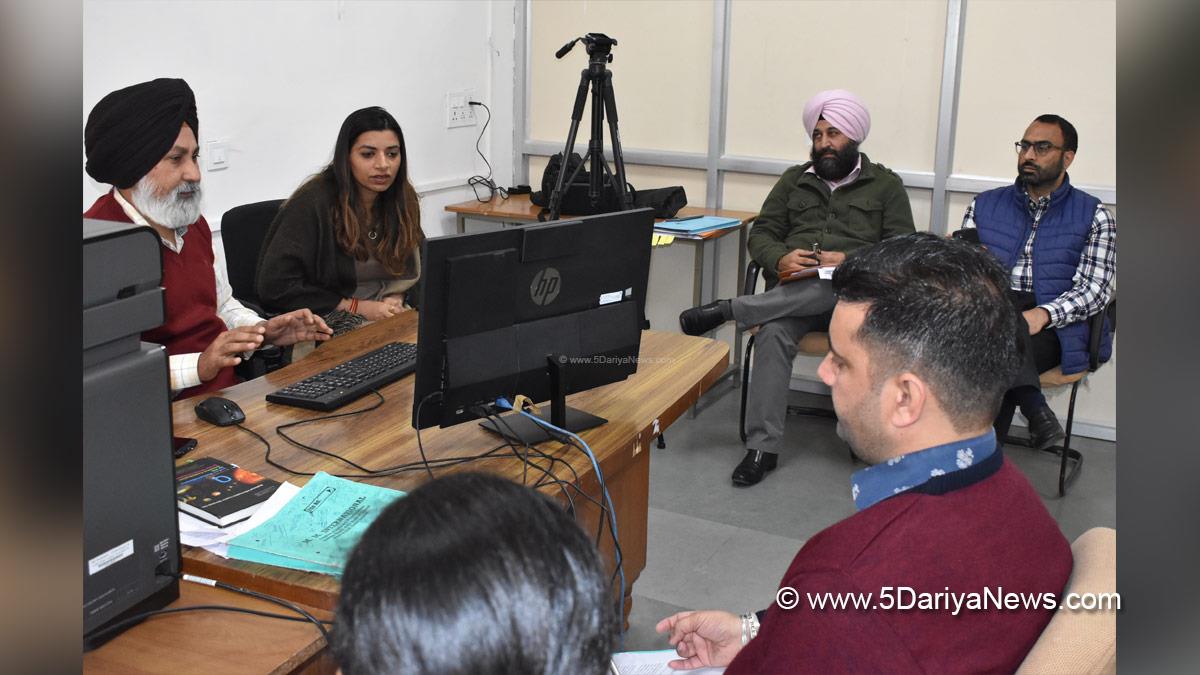 DC Hoshiarpur, Deputy Commissioner Hoshiarpur, Apneet Riyait, Hoshiarpur