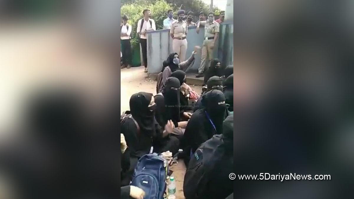 Trending Topics, Hijab Row, Banglore, Hijab Crisis, Karnatka High Court