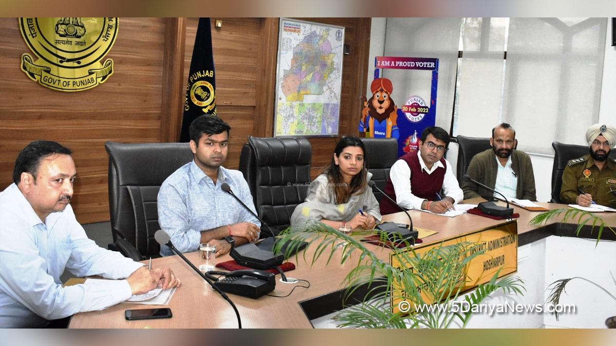 DC Hoshiarpur, Deputy Commissioner Hoshiarpur, Apneet Riyait, Hoshiarpur, Aashika Jain