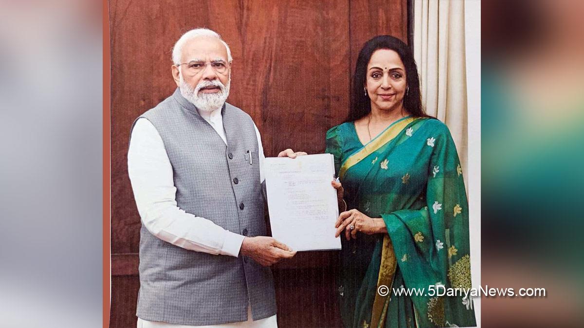Narendra Modi, Modi, BJP, Bharatiya Janata Party, Prime Minister of India, Prime Minister, Narendra Damodardas Modi, Hema Malini 