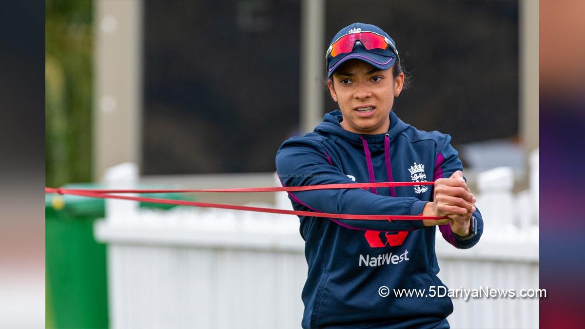 Sports News, Cricket, Cricketer, Player, Bowler, Batswoman, ICC Women World Cup, Sophia Dunkley, England