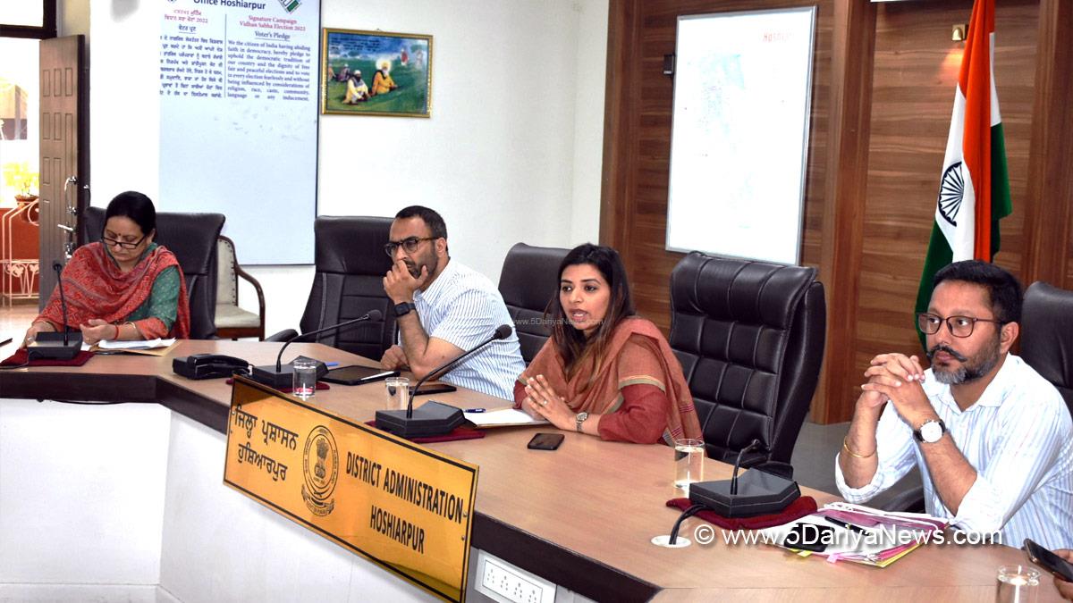 DC Hoshiarpur, Deputy Commissioner Hoshiarpur, Apneet Riyait, Hoshiarpur