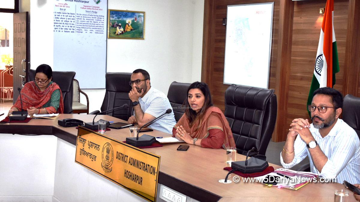 DC Hoshiarpur, Deputy Commissioner Hoshiarpur, Apneet Riyait, Hoshiarpur
