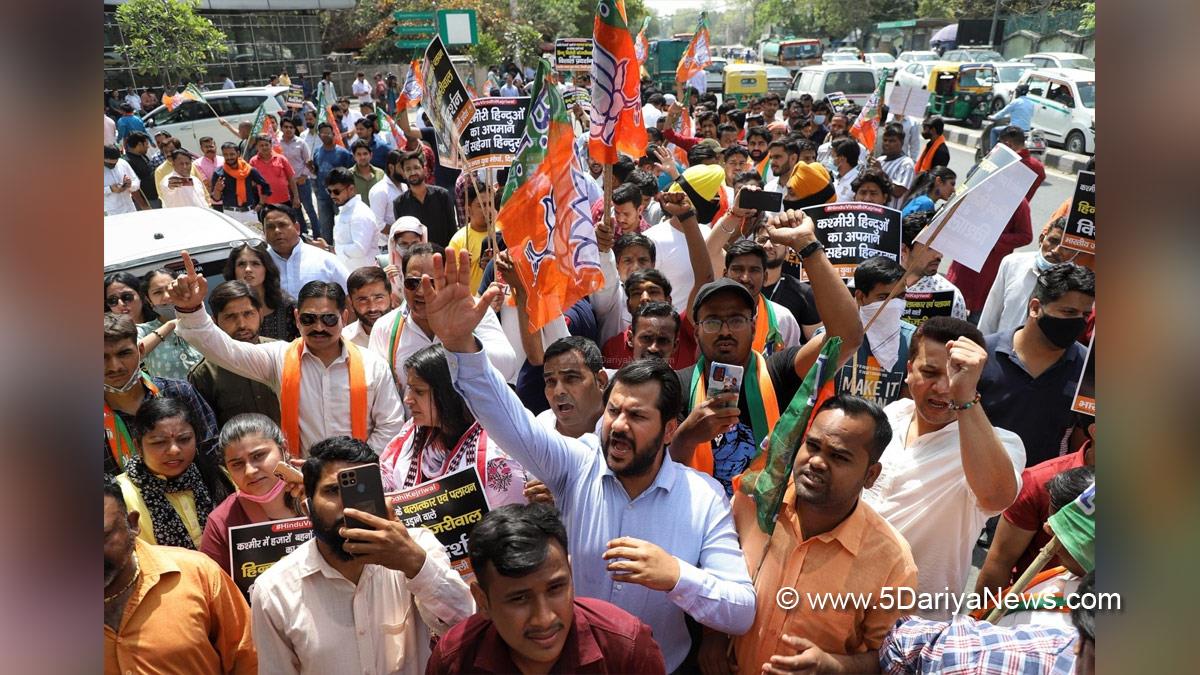Arvind Kejriwal, AAP, Aam Aadmi Party, New Delhi, Protest, Agitation, Demonstration, Strike, The Kashmir files