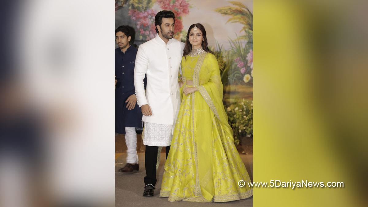 Bollywood, Entertainment, Mumbai, Actor, Actress, Cinema, Hindi Films, Movie, Mumbai News, Ranbir Kapoor, Alia Bhatt, Neetu Kapoor, RanbirAlia Wedding, Karisma Kapoor, Kareena Kapoor, Riddhima Kapoor Sahni