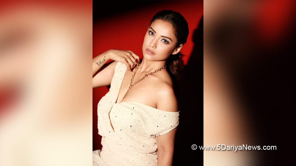 Music, Entertainment, Mumbai, Singer, Song, Mumbai News, Adaa Khan