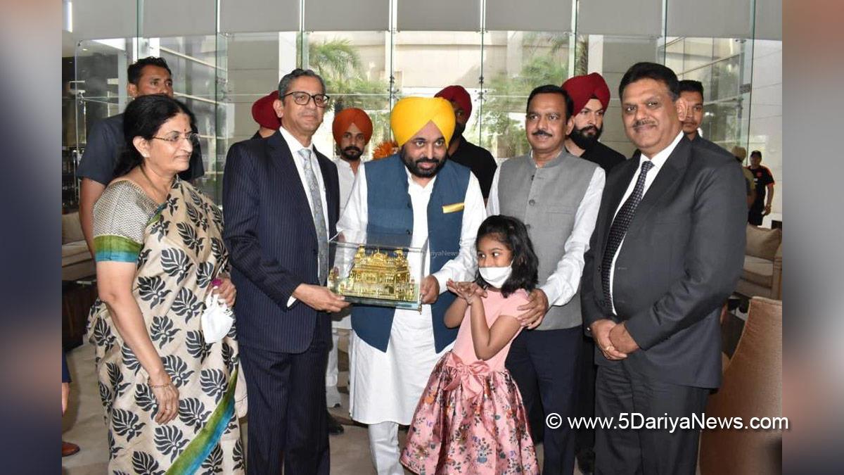 Bhagwant Mann, AAP, Aam Aadmi Party, Aam Aadmi Party Punjab, AAP Punjab, Government of Punjab, Punjab Government, Punjab, Chief Minister Of Punjab, Chief Justice of India,  Justice NV Ramana, Amritsar, Anirudh Tewari, VK Bhawra, A. Venu Prasad