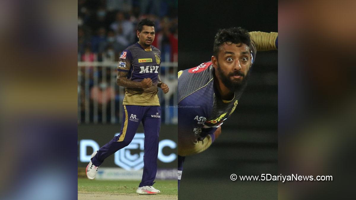 Sports News, Cricket, Cricketer, Player, Bowler, Batsman, Indian Premier League, IPL, IPL 2022, #IPL2022, Sunil Narine, Varun Chakravarthy, Graeme Smith