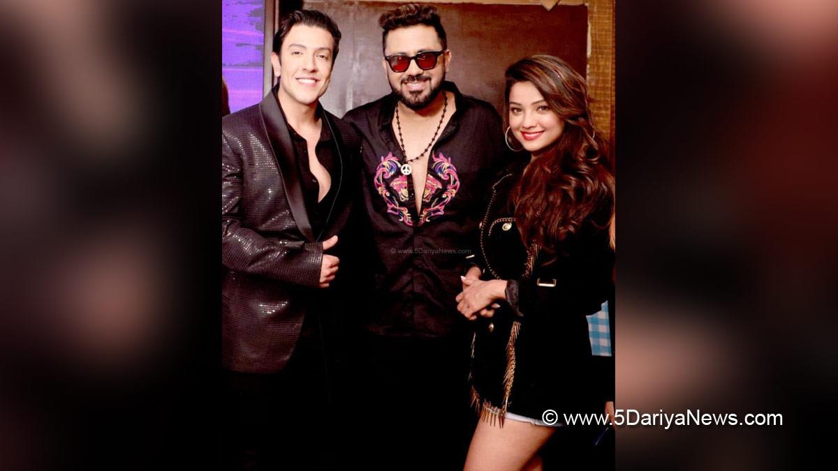 Music, Entertainment, Mumbai, Singer, Song, Mumbai News, Adaa Khan, Song Barsaye