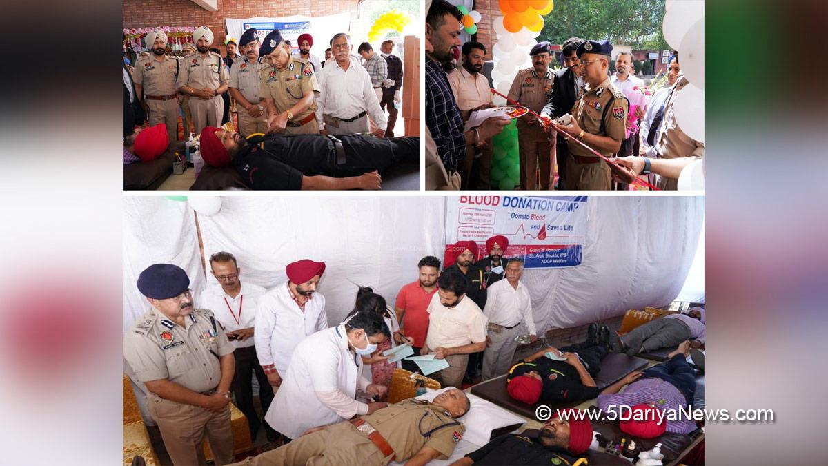 Viresh Kumar Bhawra, VK Bhawra, Punjab Police, Police, Punjab Admin, Director General of Police Punjab, DGP Punjab, Blood Camp, Blood Donation Camp