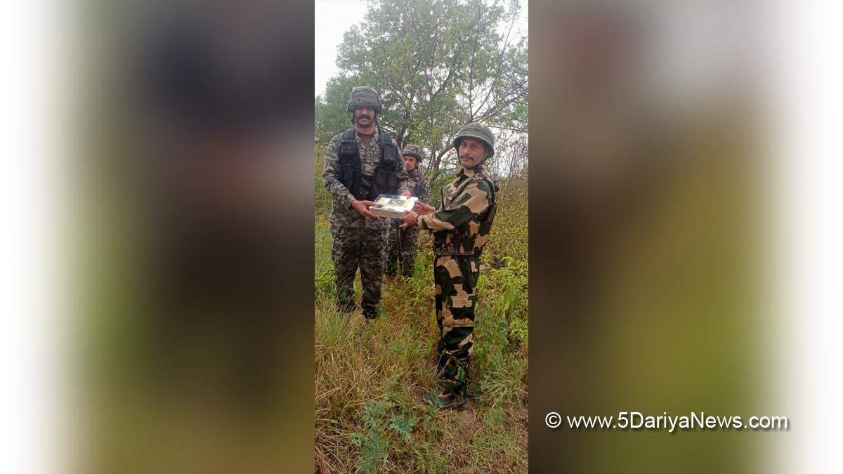 Religious, Eid, Jammu, Jammu & Kashmir, Border Security Force, BSF, Pakistan Rangers, Khas Khabar, Jammu, Jammu & Kashmir, Exchange Sweets