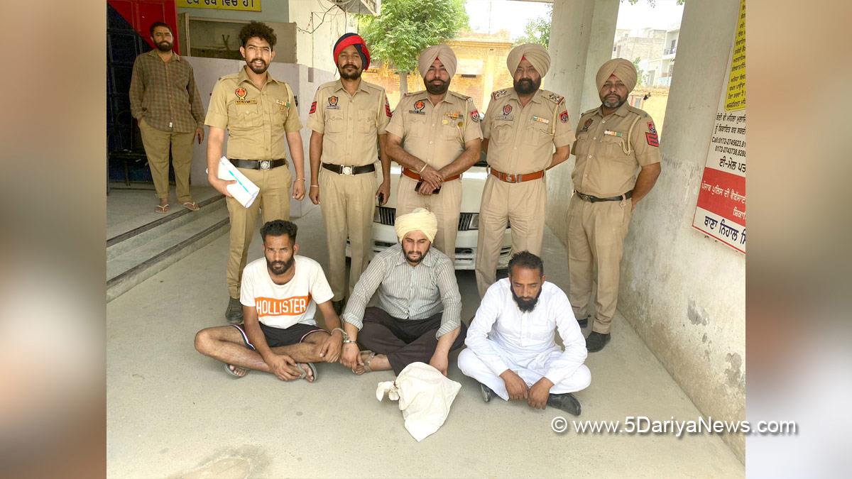 Crime News Punjab, Punjab Police, Police, Crime News, Moga Police, Moga, Recovered 4 Kg Opium, 32 Bore Pistol, 150 Liters Liquor, 47 Bottles Illicit Liquor, Senior Captain Police Gulneet Singh Khurana