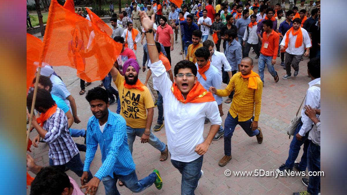 Aam Aadmi Party, Lucknow University, AAP, Delhi Police, ABVP students, Kashi Vishwanath Temple, Protest, Lucknow University
